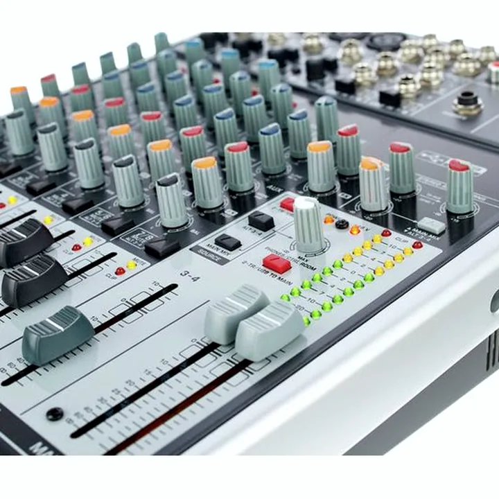 Avis et Test : Behringer XENYX 1204 USB Bundle