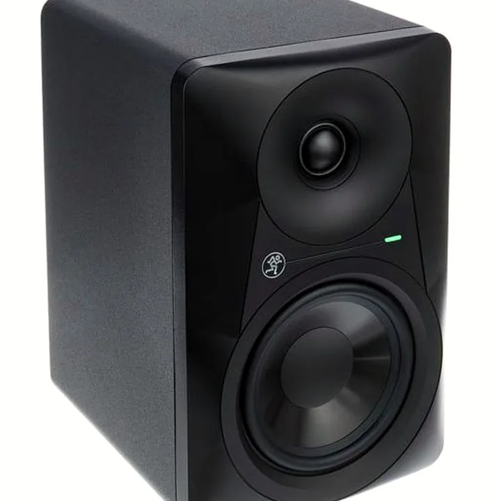 Avis et Test : Mackie MR524