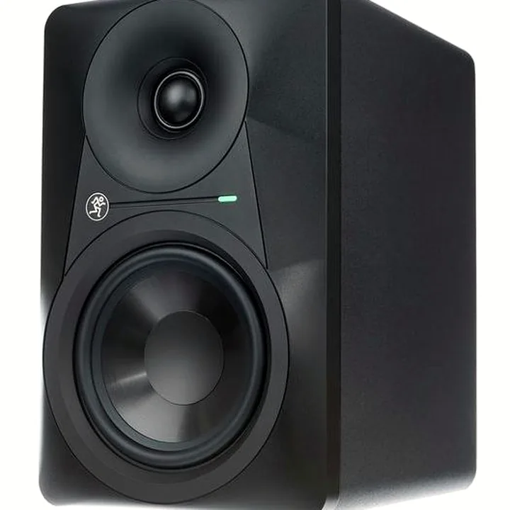 Avis et Test : Mackie MR524
