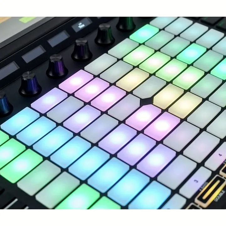 Avis & Test : AKAI Professional Force