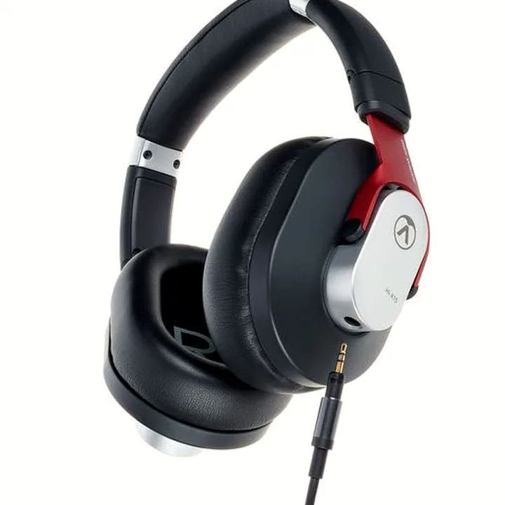Avis, Test : Austrian Audio Hi-X15