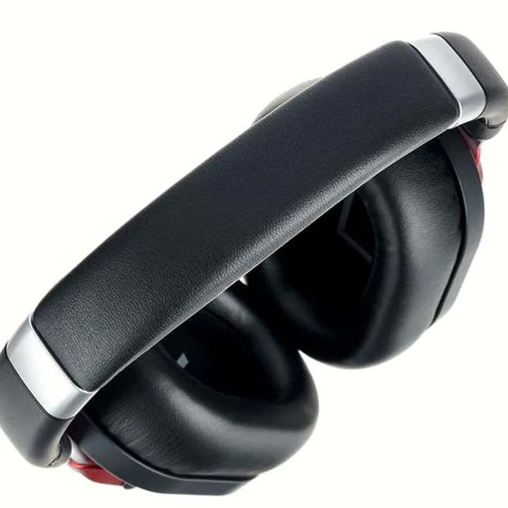 Avis, Test : Austrian Audio Hi-X15