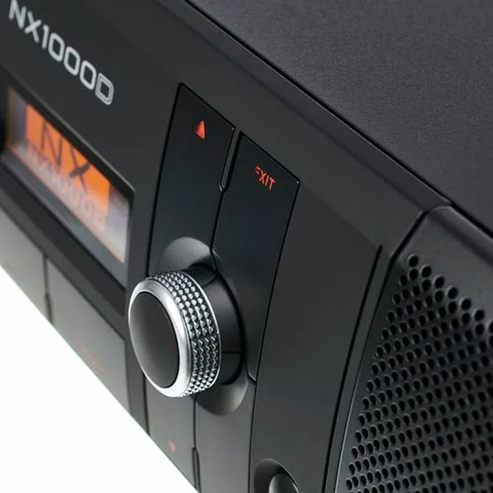 Avis, Test : Behringer NX1000D