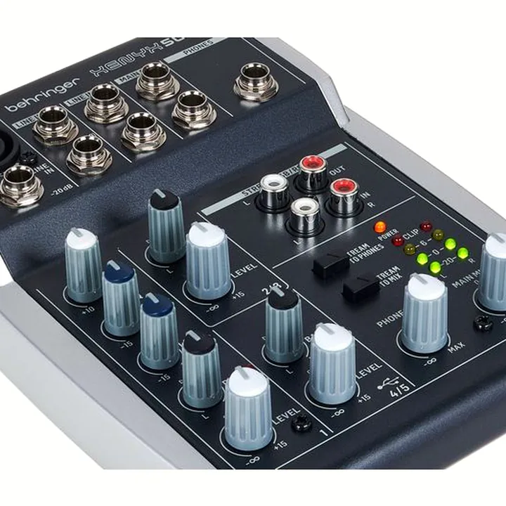 Avis, Test : Behringer Xenyx 502S