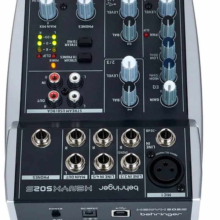 Avis, Test : Behringer Xenyx 502S