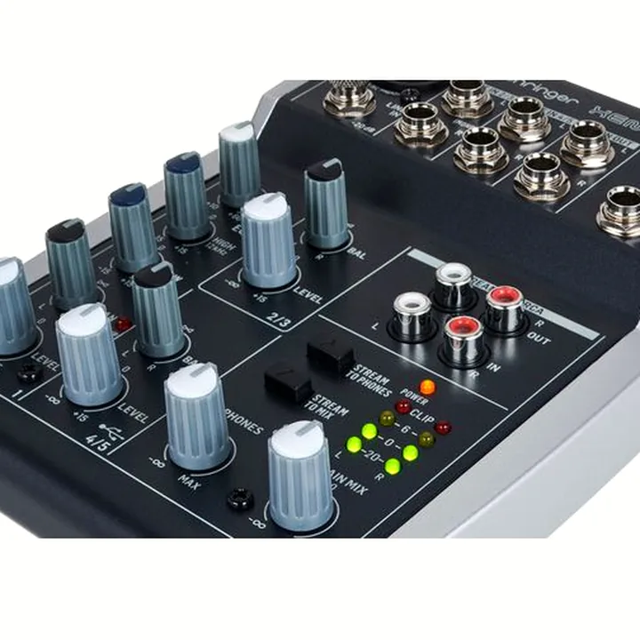 Avis, Test : Behringer Xenyx 502S