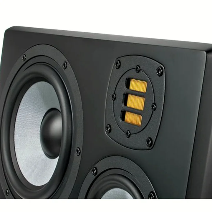 Avis & Test : EVE audio SC3070 left