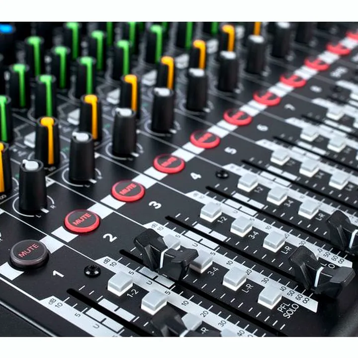 Avis, Test : Mackie ProFX16v3