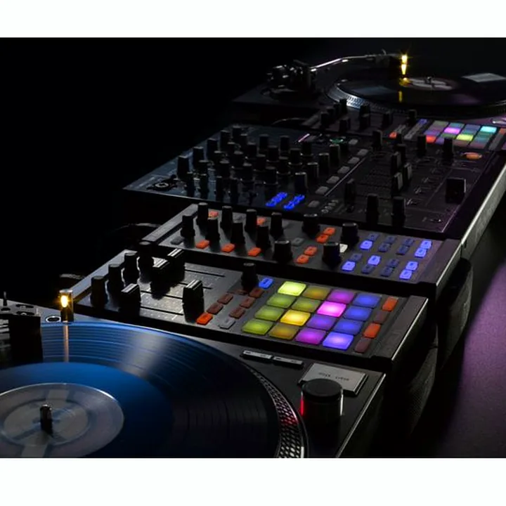 Avis, Test : Native Instruments Traktor Kontrol F1 Bundle