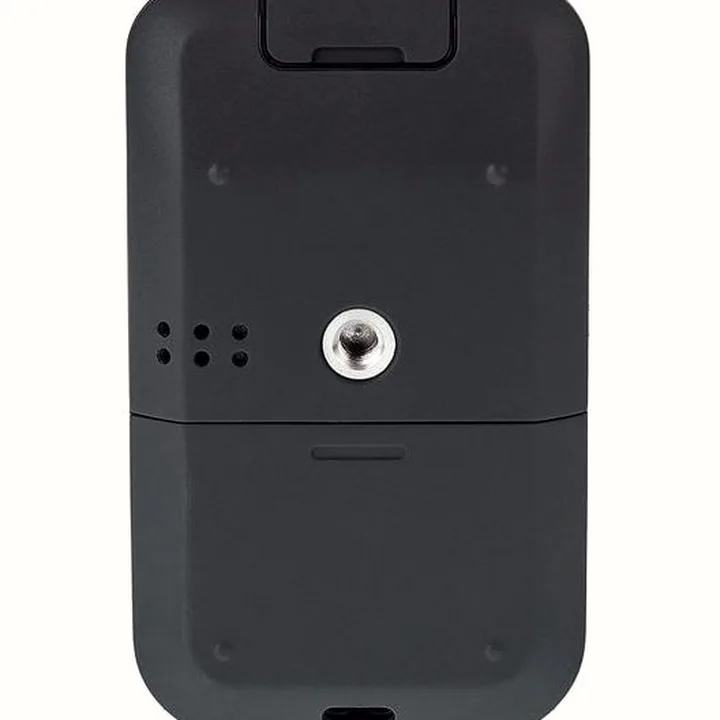 Avis, Test : Roland R-07 black