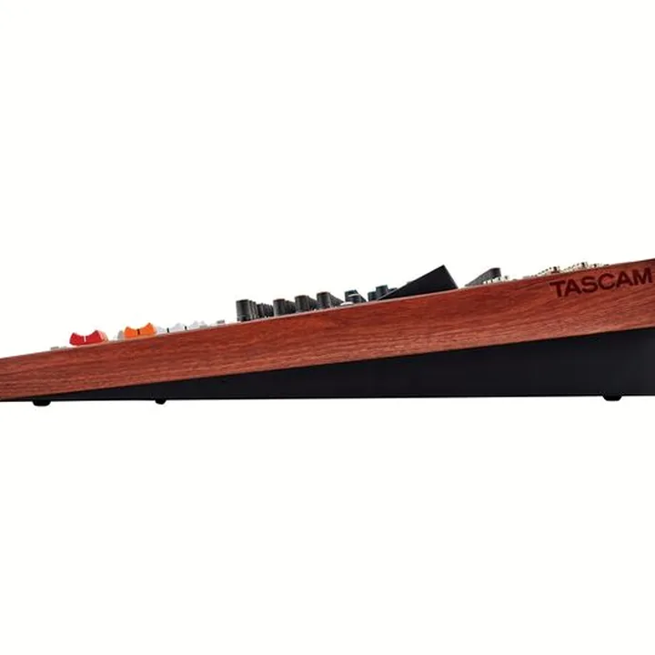 Avis & Test : Tascam Model 24