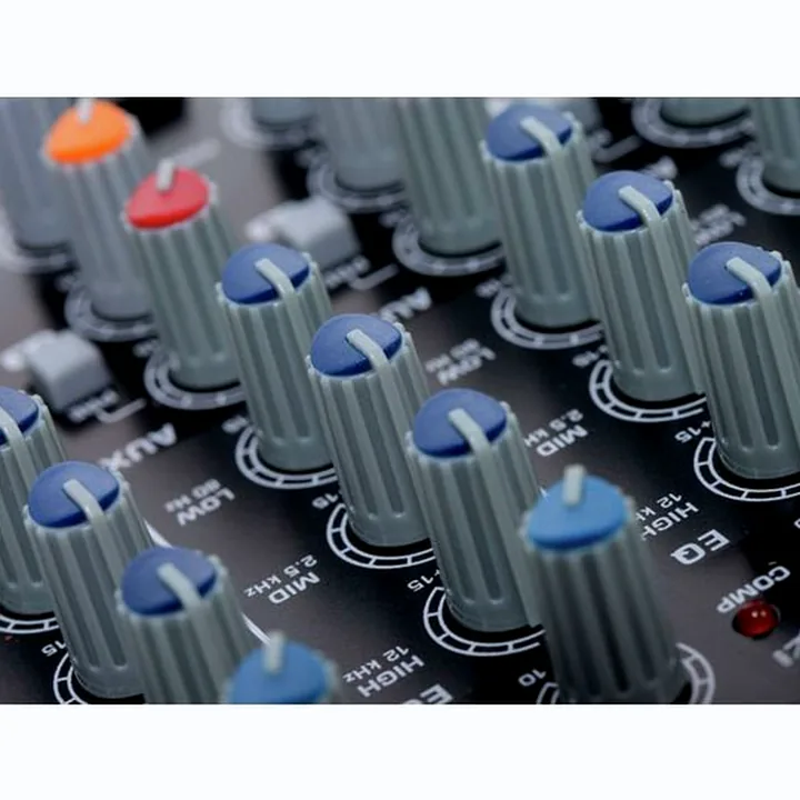 Behringer Xenyx X1204 USB Test, Avis, Comparatif