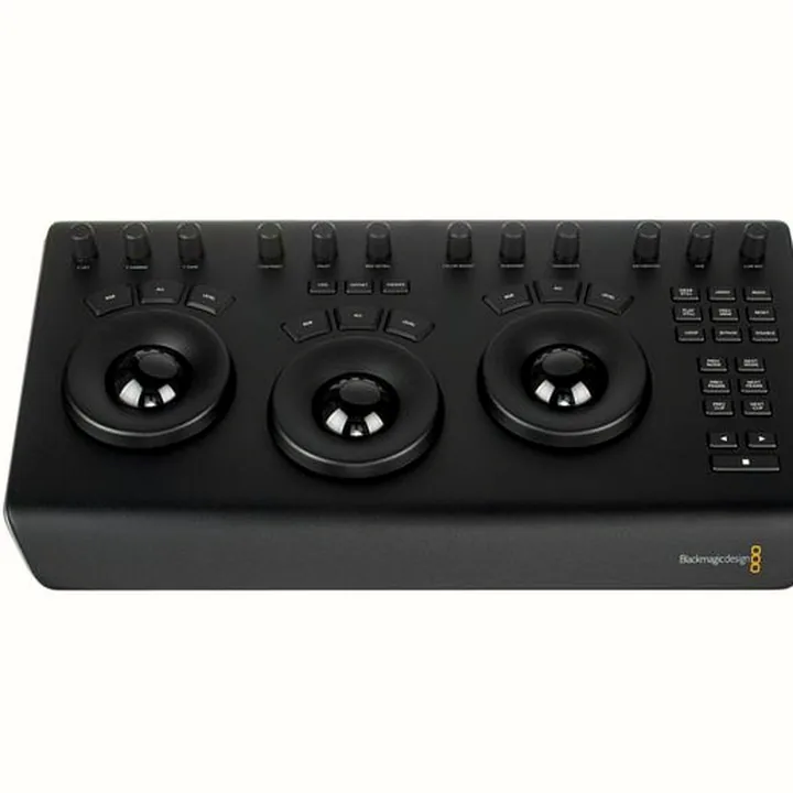 Blackmagic Design DaVinci Resolve Micro Panel : Test, Comparatif & Avis