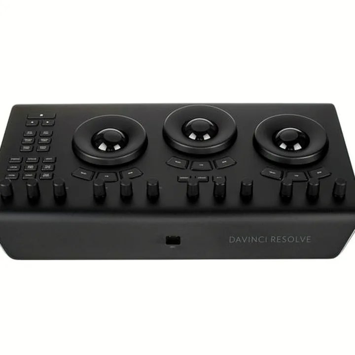 Blackmagic Design DaVinci Resolve Micro Panel : Test, Comparatif & Avis