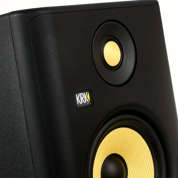 KRK Rokit RP5 G4 Iso Stand Bundle / Avis, Test et Comparatif