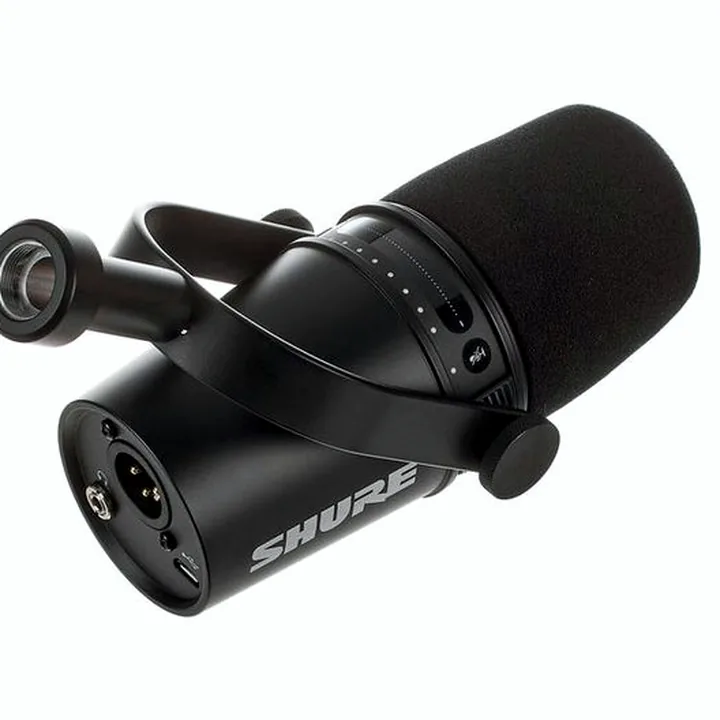 Le micro Shure MV 7 Black Stand Bundle Avis, Comparatif et Test