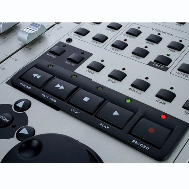Mackie Control Universal Pro , Test, Avis & Comparatif