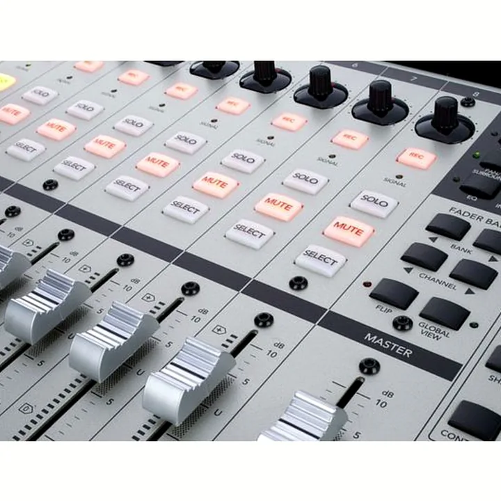 Mackie Control Universal Pro , Test, Avis & Comparatif