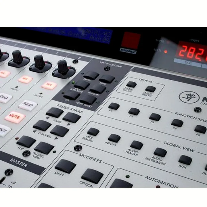 Mackie Control Universal Pro , Test, Avis & Comparatif