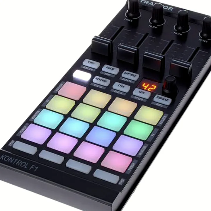 Native Instruments Traktor Kontrol F1 , Comparatif, Test, Avis