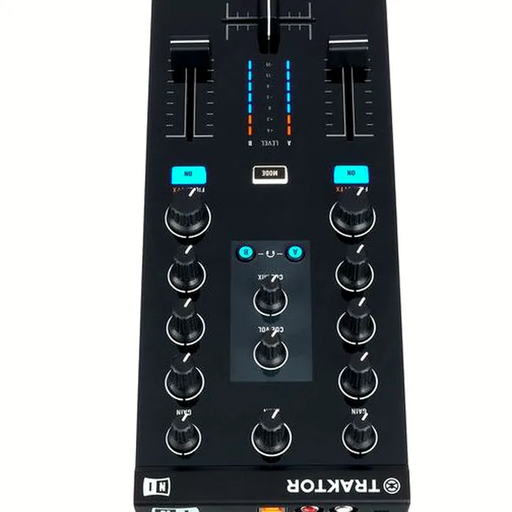 Native Instruments Traktor Kontrol Z1 : Comparatif, Test, Avis