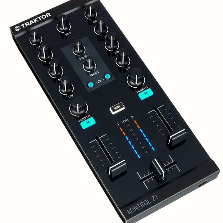 Native Instruments Traktor Kontrol Z1 : Comparatif, Test, Avis