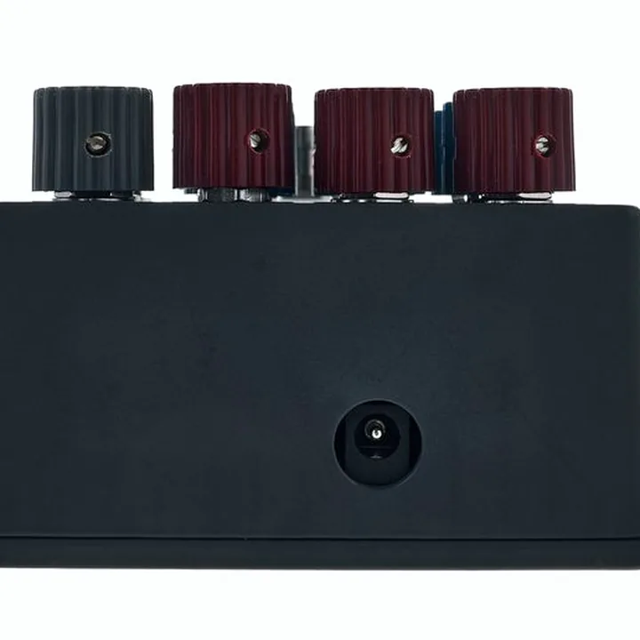 Notre avis tranché sur le préampli micro JHS Pedals Colour Box V2 10 Preamp / EQ