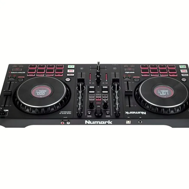 Numark Mixtrack Platinum FX Test, Avis & Comparatif
