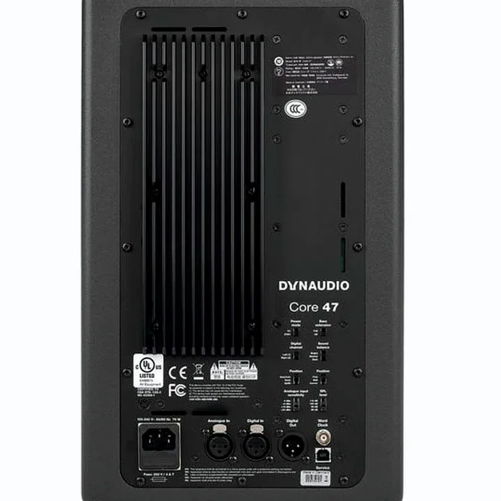 Test & Avis Dynaudio Core 47 Left