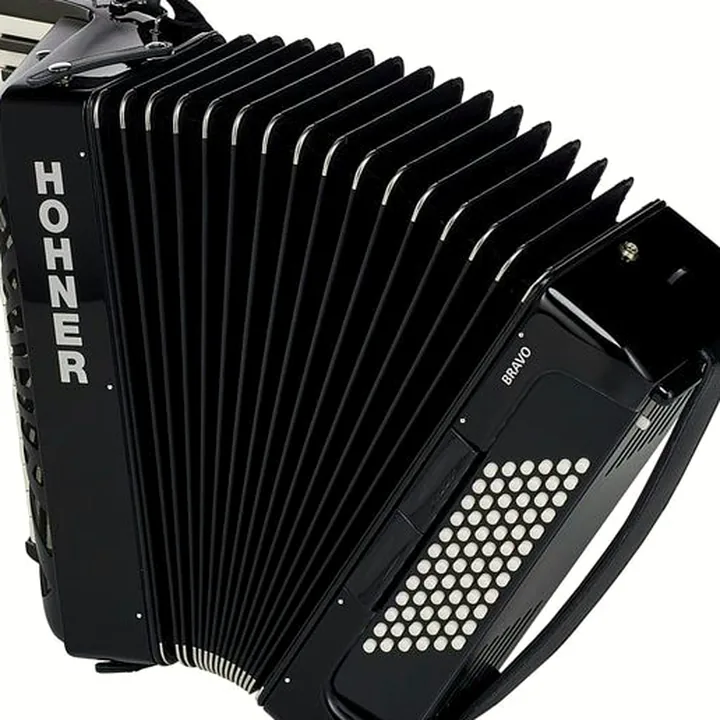 Test & Avis : Hohner Bravo III 72 Black silent key