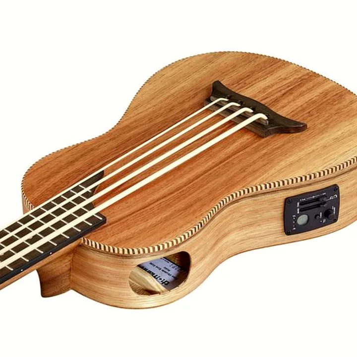 Test & Avis : Thomann Bass Ukulele Side Hole