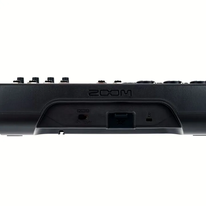 Zoom LiveTrak L-8 Bag Bundle / Test et Avis